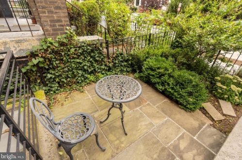 1472 Harvard St, Washington DC  20009-4610 exterior