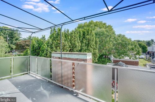 5817 Henry Ave, Philadelphia PA  19128-1702 exterior