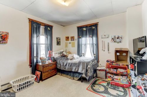 501 King St, Littlestown PA 17340-1612 exterior