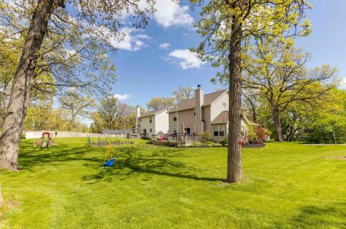 8520 Acorn Path, Bull Valley IL 60097-8866 exterior