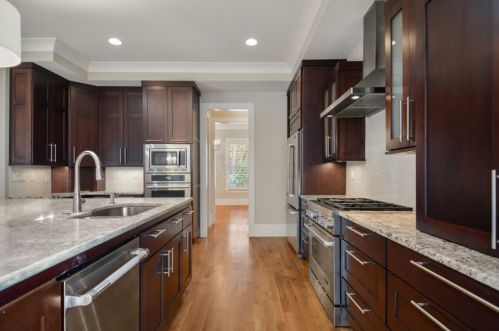 3896 Flowerland Dr, Atlanta GA exterior