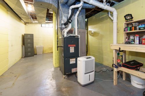 829 Parchmount Ave, Kalamazoo MI 49004-2055 exterior