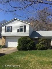 4887 Geraldine Rd, Cleveland OH  44143-2857 exterior