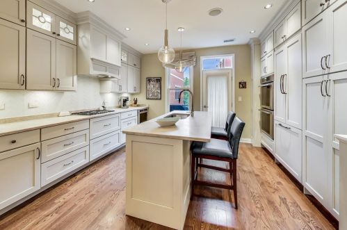 1032 Crosby St, Chicago IL  60610-2404 exterior