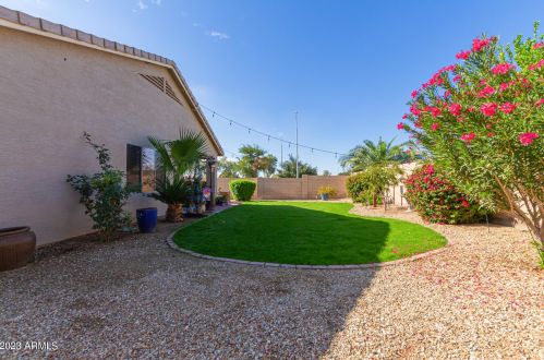 2036 Riviera Dr, Chandler AZ 85249-4867 exterior