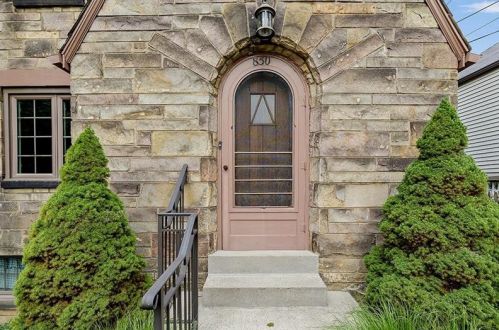 850 Academy Pl, Pittsburgh, PA 15243-2072