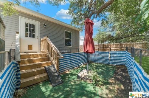 9780 Rebecca Crk Rd, Spring Branch TX 78070-4847 exterior