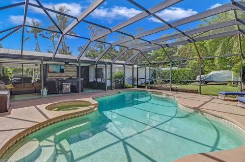 4461 Lorraine Ave, Naples FL 34104-4772 exterior