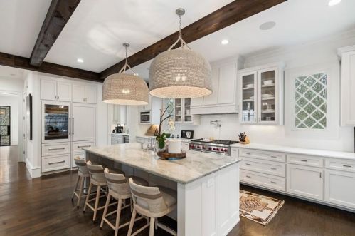 2652 Forrest Way, Atlanta GA  30305-3770 exterior