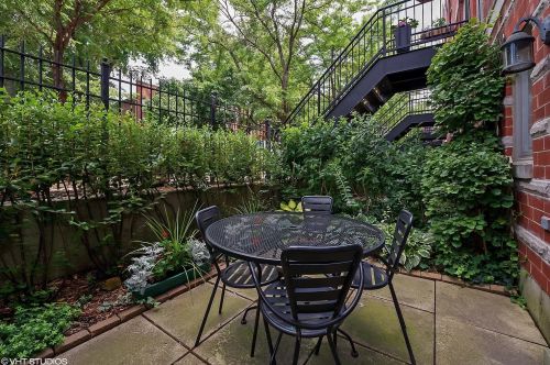 1523 Henderson St, Chicago IL  60657-2148 exterior