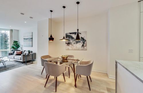 1237 Cottage Pl, Chicago IL  60607-2855 exterior