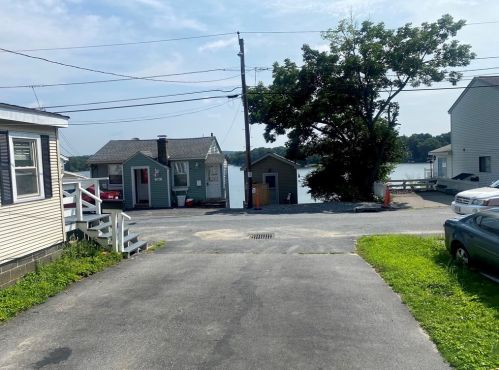 390 Bridle Path, Worcester MA  01604-1353 exterior