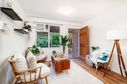 2138 10th Ave, Honolulu, HI 96816-3046