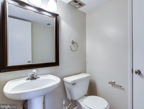 1802 Westwind Way, Mc Lean VA 22102-1611 exterior