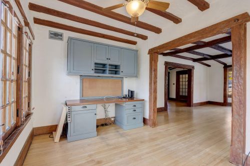 725 Lk Vw Ave, Milwaukee WI 53217-4857 exterior