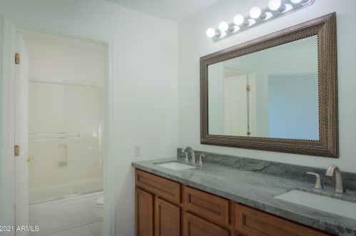 14024 8th Pl, Phoenix AZ 85014-2101 exterior