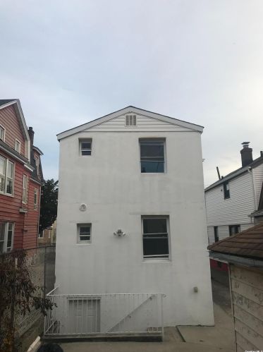 87-22 144th St, Jamaica NY 11435-3104 exterior