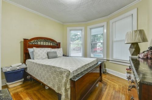 72 Chestnut St, Montclair NJ 07042-2945 exterior