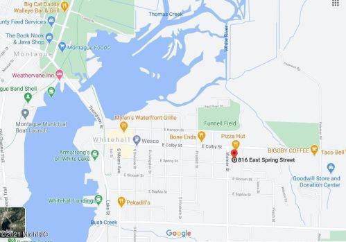 816 Spring St, Sylvan Beach MI 49461-1071 exterior