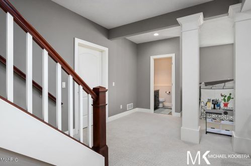 1860 Tall Pne Dr, Grand Rapids MI 49546-7923 exterior