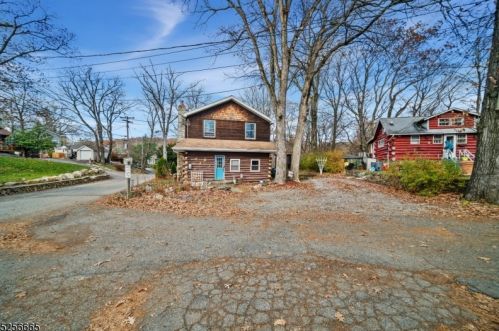 10 Poplar Grove Ter, West Milford Lakes NJ  07480-4006 exterior