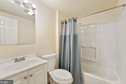 34 Colonial Cir, Chester PA 19014-1759 exterior