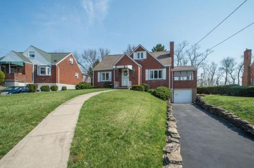1007 Edward Dr, Pittsburgh, PA 15227-3917
