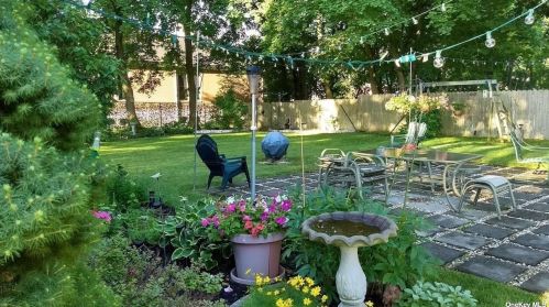 144 Old Country Rd, Huntington Station NY 11747-1814 exterior