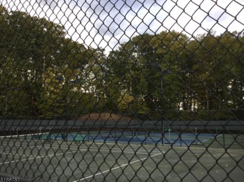 100 Cleveland Ln, Rockaway NJ 07866-5800 exterior