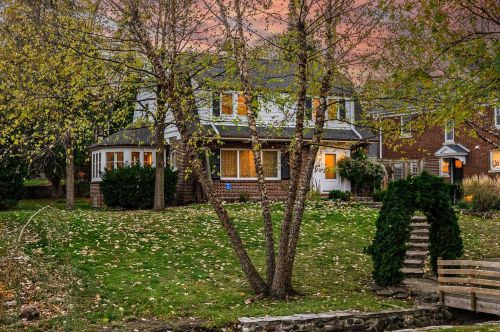 1919 Martha Washington Dr, Milwaukee, WI 53213-2468