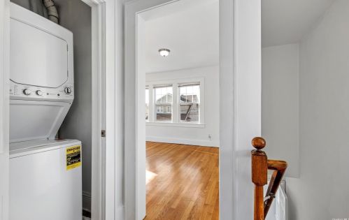 19 High St, Valley Stream NY 11581-1417 exterior