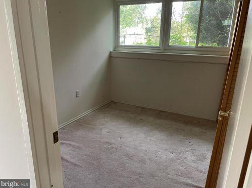 4000 Javins Dr, Alexandria VA  22310-2037 exterior