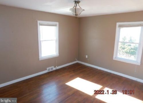 20 Steinway Ave, Trenton NJ 08618-1614 exterior