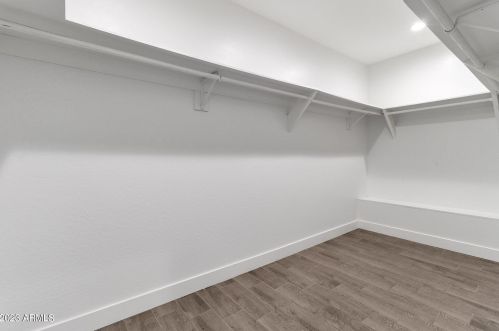 4633 2nd St, Phoenix AZ  85040-2119 exterior