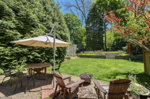 26 North Ter, Maplewood NJ  07040-1380 exterior