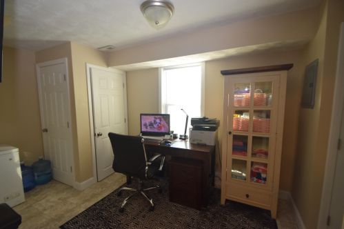 153 Main St, Seabrook NH 03874-4673 exterior