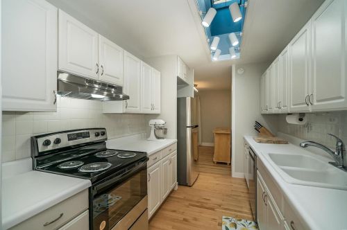 957 Flair Ct, Saint Louis MO 63146-5015 exterior