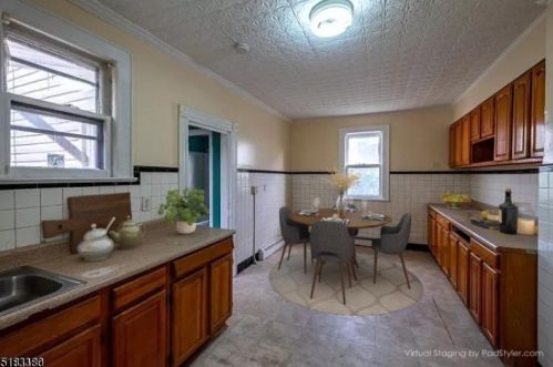 21 Joyce St, Town Center NJ  07052-5222 exterior