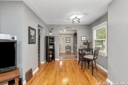 1243 Northlawn St, Grand Rapids MI 49505-3866 exterior