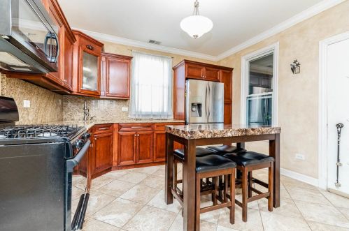 4856 Byron St, Chicago IL 60641-2604 exterior