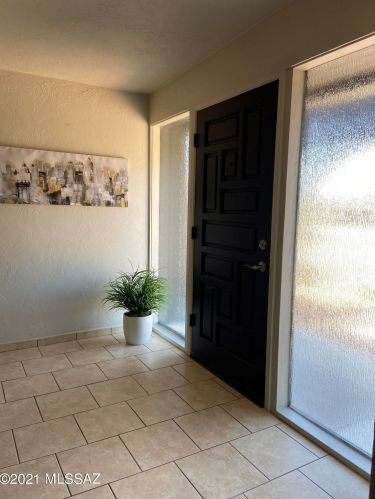 8542 Calle Bolivar, Tucson AZ  85715-5409 exterior