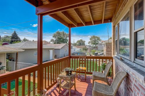 5527 Kilbourn Ave, Chicago IL 60646-5937 exterior