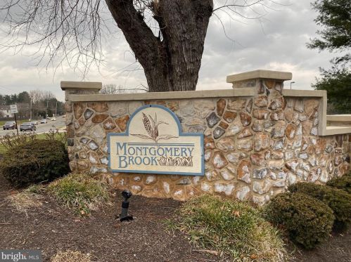 1914 Foxmeadow Cir, Limerick PA  19468-1566 exterior