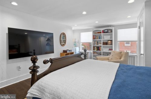 310 16th St, Philadelphia PA  19102-4907 exterior