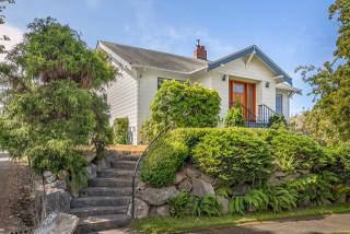 4517 College St, Seattle WA  98116-2123 exterior