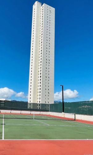 990 Ala Nanala St, Honolulu HI  96818-2967 exterior