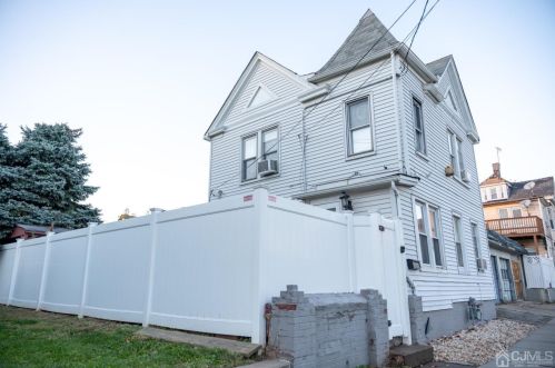 439 Johnstone St, Perth Amboy NJ  08861-3305 exterior