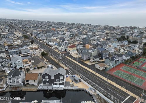 125 Throssell Rd, Lavallette NJ 08735-3230 exterior