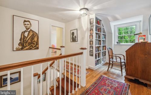 34 Long Dr, Trenton NJ 08648-2714 exterior