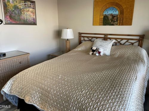 4687 San Sebastian Dr, Oxnard CA  93035-3644 exterior